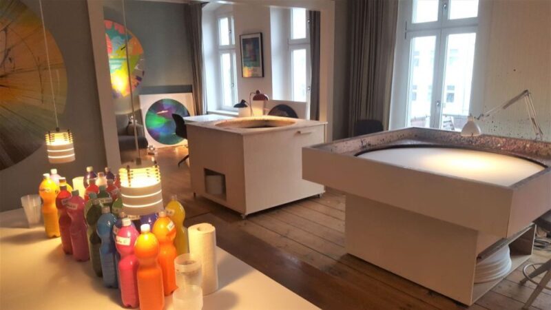 Berlin: Create Your Own Spin Painting at Jans Echternacht - Key Points