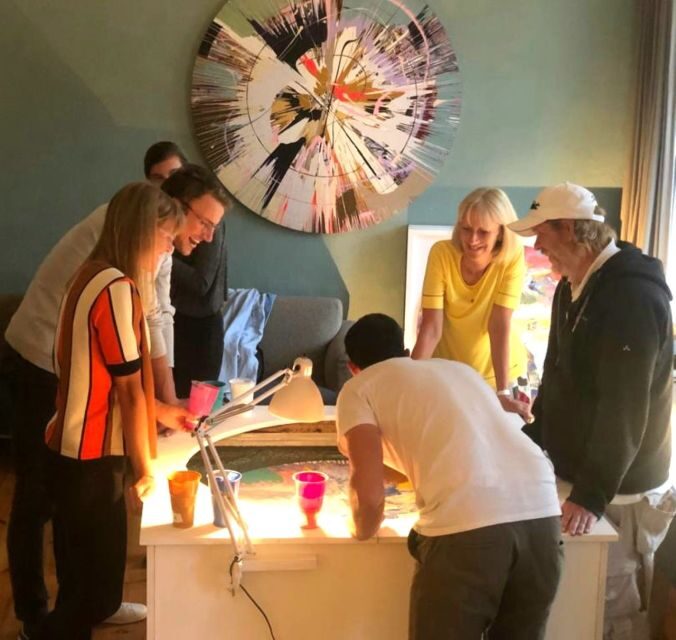 Berlin: Create Your Own Spin Painting at Jans Echternacht - FAQ