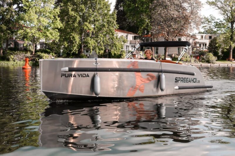 Berlin: Electric Boat Rental for self-driving 2 hrs - Review Highlights: What Travelers Say