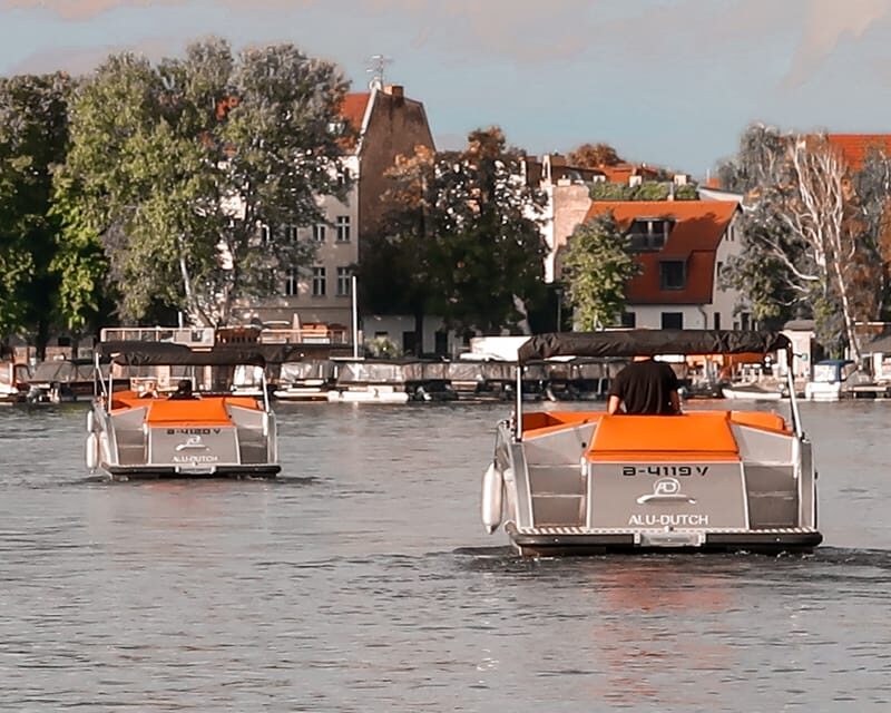 Berlin: Electric Boat Rental for self-driving 4 hrs - Who is this experience best suited for?