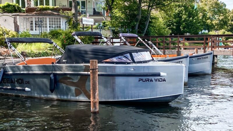 Berlin: Electric Boat Rental for self-driving 6 hrs - The Sum Up