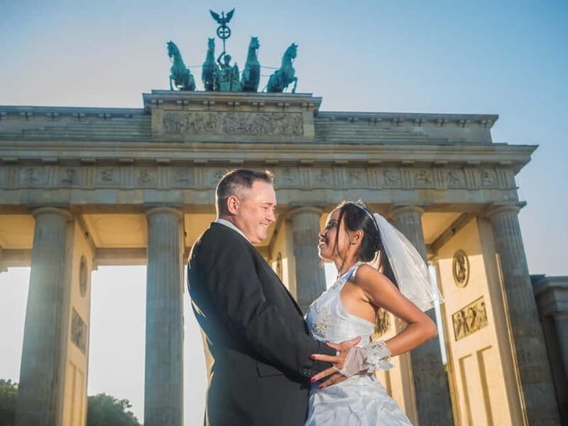 Berlin Essentials: Private Photoshoot at Berlin's top sites - Who Will Love This?