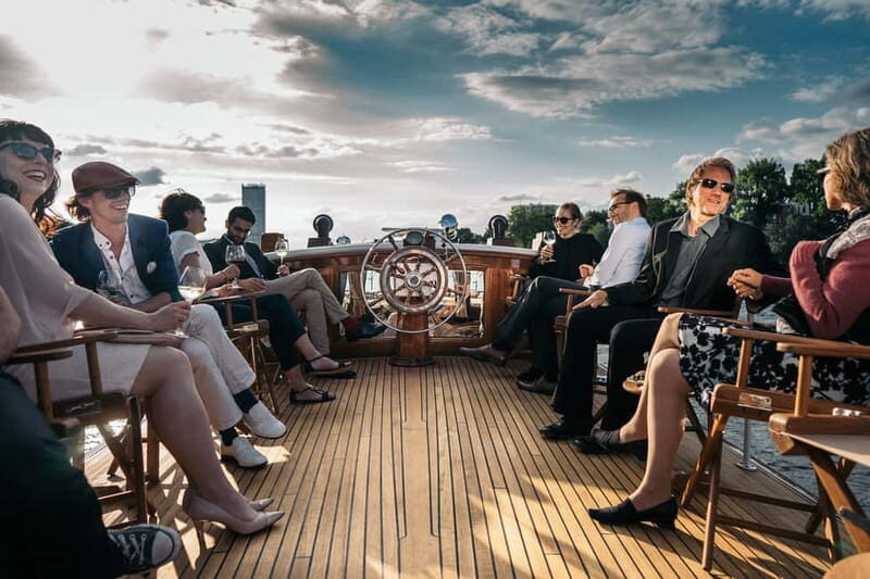 Berlin: Evening Yacht Cruise with Aperitif - Key Points