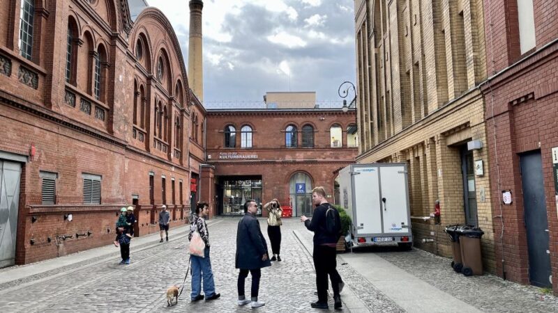 Berlin: Gourmet Food & Cultural Walking Tour - Authenticity and Local Flavor