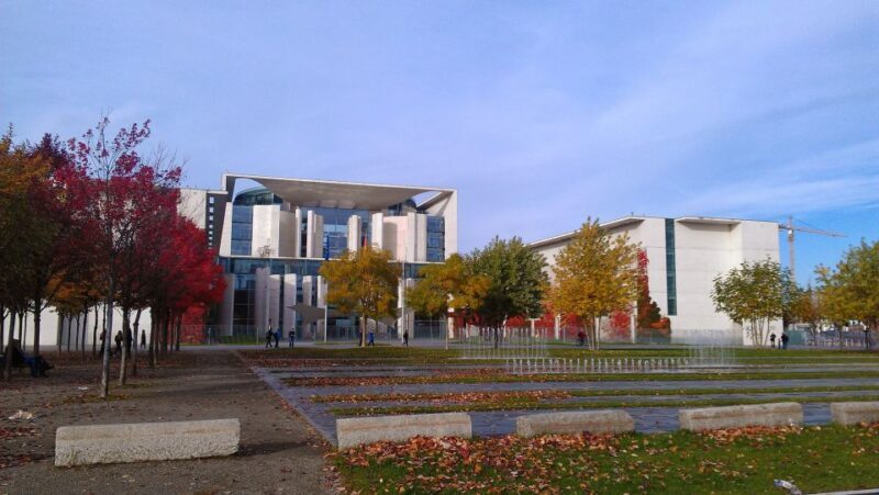Berlin: Government District around the Reichstag Guided Tour - Starting Point & Itinerary