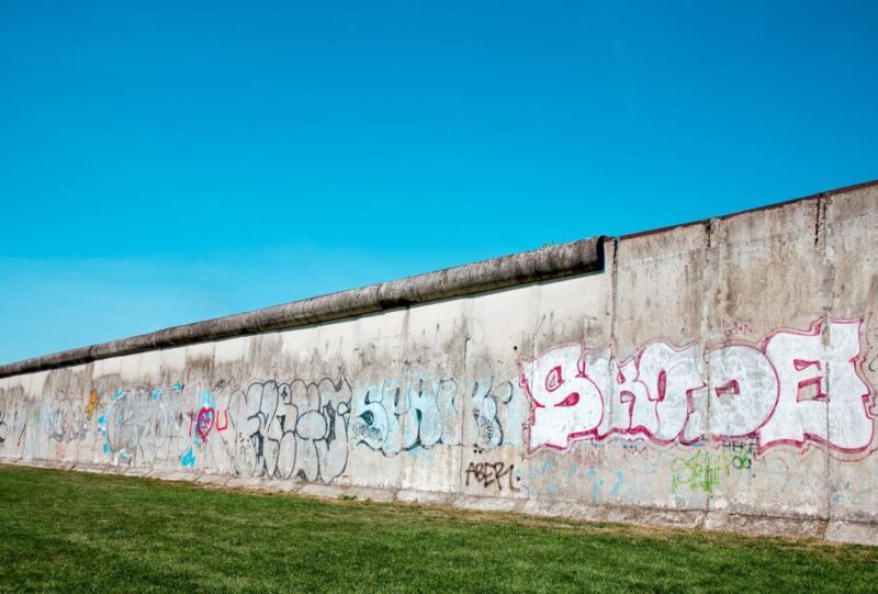 Berlin: Graffiti Workshop at the Berlin Wall - A Thorough Look at the Experience