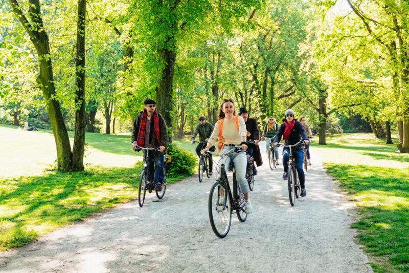 Berlin: Green City Guided Bike Tour - Starting Point and Accessibility