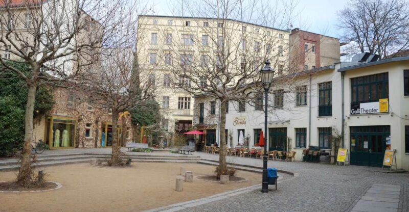 Berlin: Hackesche Höfe Courtyards Walking Tour - Key Points