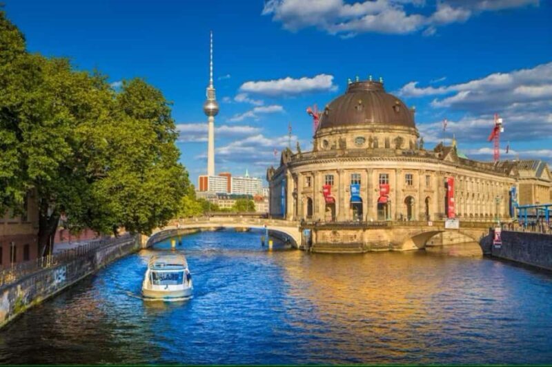 Berlin: Historic Guided Walking Tour with Museum Island Pass - Key Points