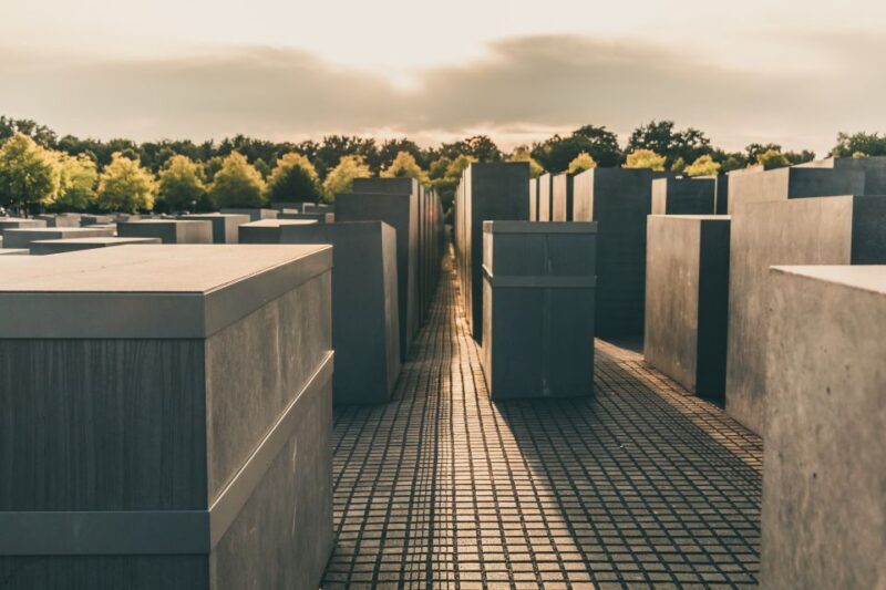 Berlin Historical Highlights Walking Tour - What Makes the Berlin Historical Highlights Walking Tour Stand Out