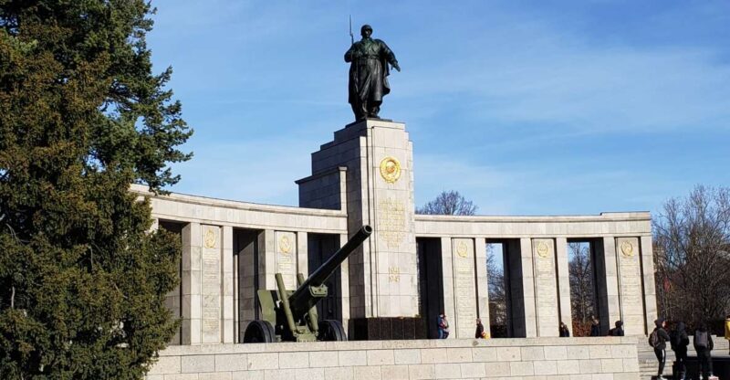 Berlin: Hitler and the Third Reich - a private walking tour - Key Points