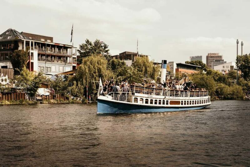 Berlin: Italo Disco Sunset Cruise on the Spree River - Key Points
