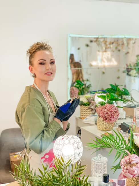 Berlin: Lipstick-Making Workshop with Prosecco - Key Points