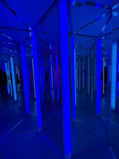 Berlin: Mirror Maze - Key Points