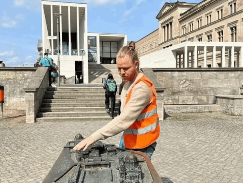 Berlin: Private Bike Tour by a Local Guide in Danish/English - FAQ