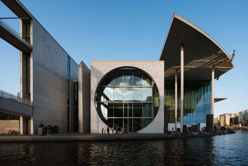 Berlin: Private Photo Session Tour - The Value of a Professional Photography Session in Berlin