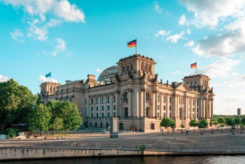 Berlin: Private Reichstag and Glass Dome Tour - Introduction to the Tour