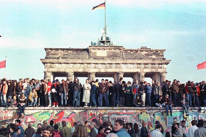 Berlin Private tour East and West by Car - Key Points