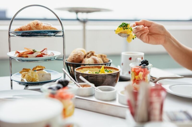 Berlin: Rooftop Breakfast at Käfer Restaurant Reichstag - The Experience: What to Expect