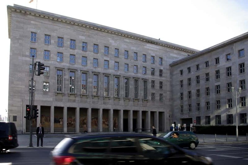 Berlin & Sachsenhausen: 5-Hour Tour "Third Reich" by VW-Bus - Key Points