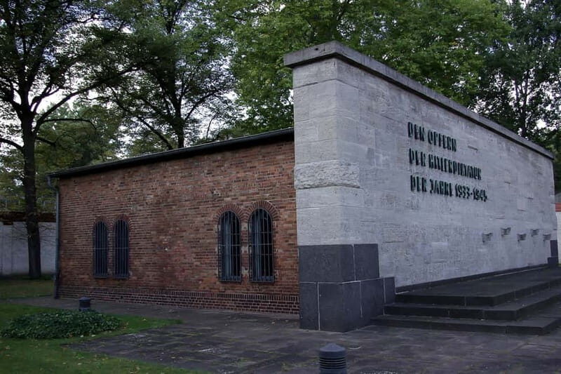 Berlin & Sachsenhausen: 5-Hour Tour "Third Reich" by VW-Bus - Visiting Sachsenhausen Concentration Camp