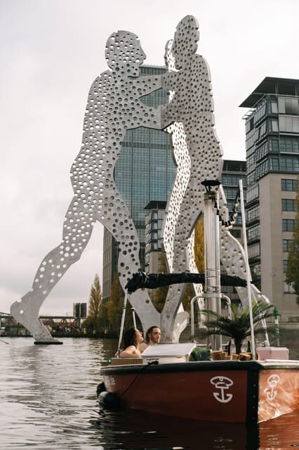 Berlin: Self-drive hot tub boat experience - Key Points