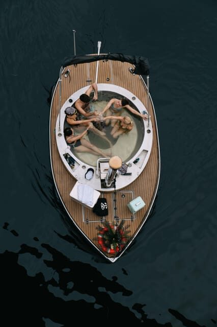 Berlin: Self-drive hot tub boat experience - FAQ