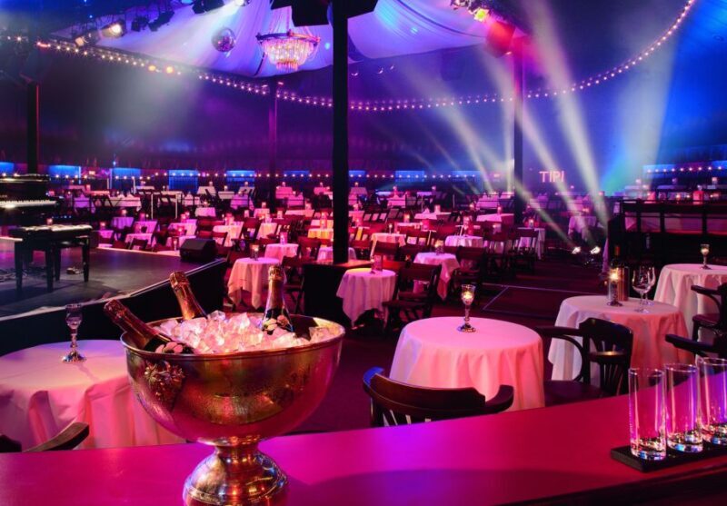 Berlin: Show at the Tipi am Kanzleramt - Key Points