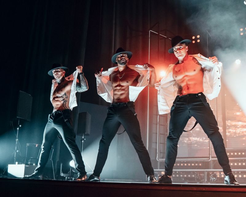 Berlin: SIXX PAXX Men´s Performing Arts Show - A Detailed Look at the Experience