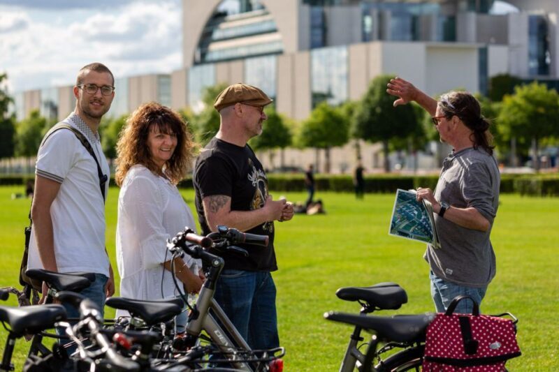 Berlin: Small Group Bike Tour Through City Center - The Iconic Brandenburg Gate and Tiergarten
