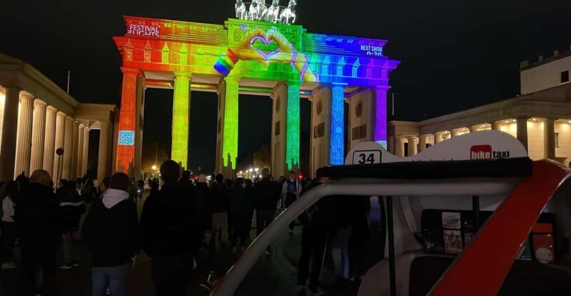 Berlin: taxi-bicycle Tour by Night and Illuminations - FAQ