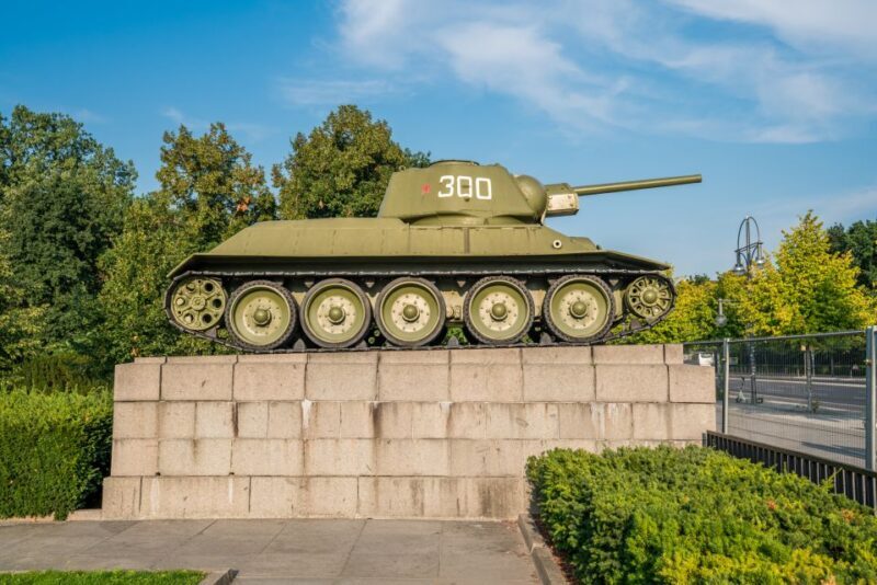 Berlin: Third Reich and Cold War 2 Hour Walking Tour - Who Should Book This Tour?