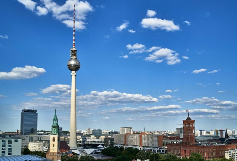 Berlin: Tour with Private Guide - Key Points
