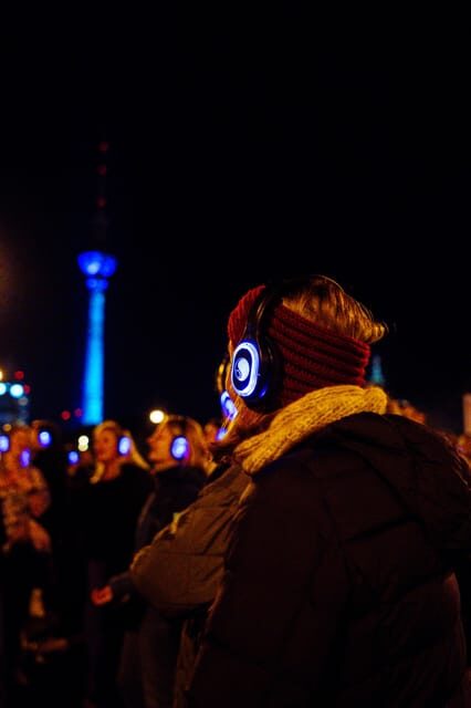 Berlin: Walk and Dance Silent Disco Tour with 80s / 90s - What to Expect from the Silent Disco Berlin Experience