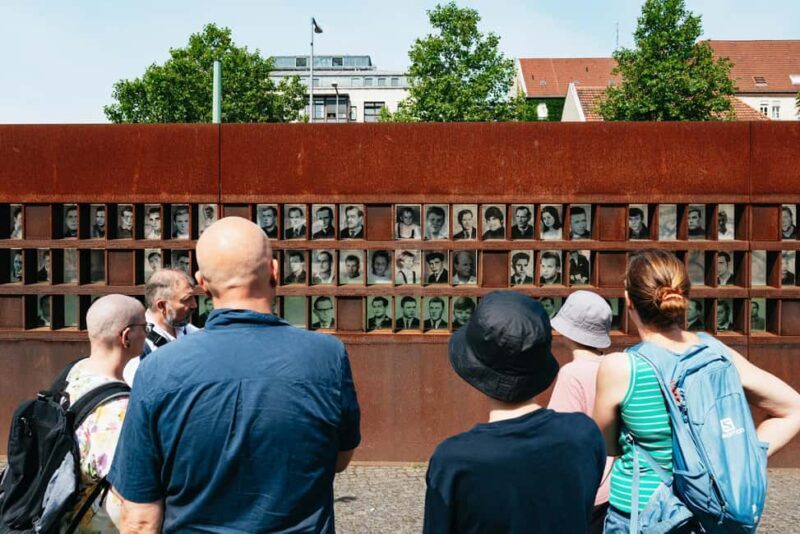 Berlin: Wall Tour Fates, Love Stories, and Heroes - Key Points