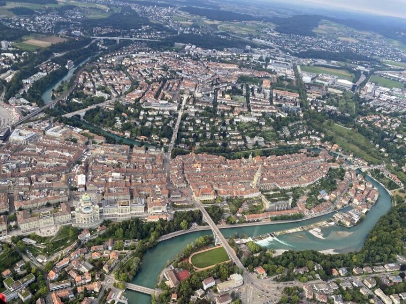 Bern: Private 18-Minute Helicopter Flight for up to 3 People - The Experience in Practice