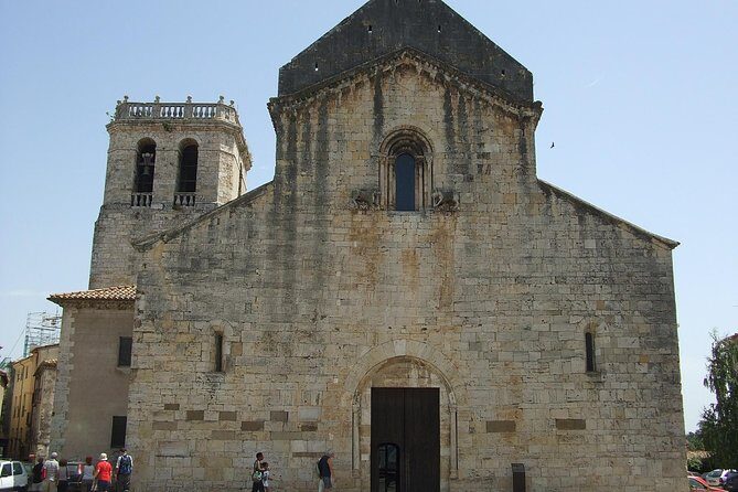 Besalu & 3 Medieval Towns Small Group Tour with Hotel Pick-Up - FAQs