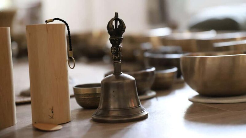 Besançon: Experience a timeless sound journey to the sound of Himalayan bowls. - Who Will Love This Experience?