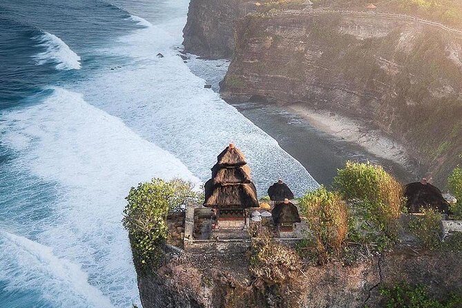 Best Bali Beaches - Uluwatu Temple - FREE Wi-Fi - Key Points