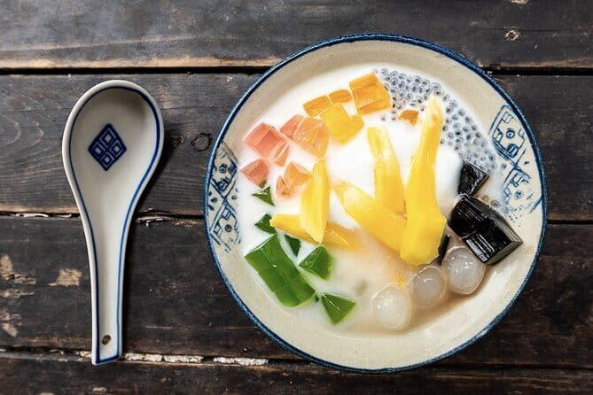 Best Hanoi Walking Foodie Tour by Night (Group or Private Tour) - The Guide and Group Size