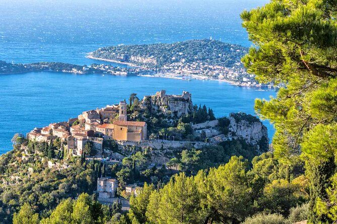 Best landscapes of the French Riviera, Monaco & Monte Carlo - Villefranche-sur-Mer: A Colorful Medieval Village