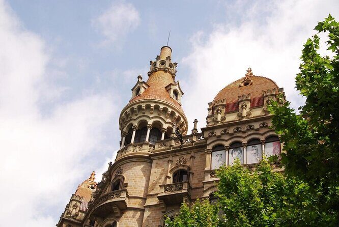 Best of Barcelona Highlights Bike Tour in Small-Group or Private tour - Key Points