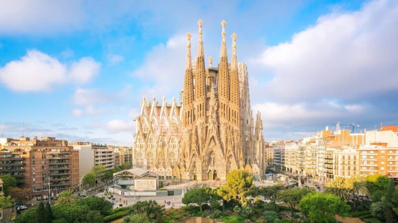 Best of Barcelona: Private Walking Tour with a Local - What to Expect from the Tour