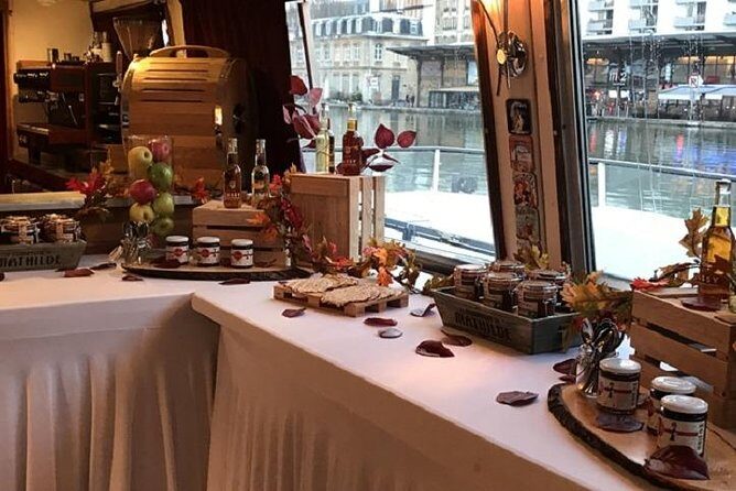 Best of Both Worlds Cruise from the Canal St-Martin to the Seine - The Sum Up