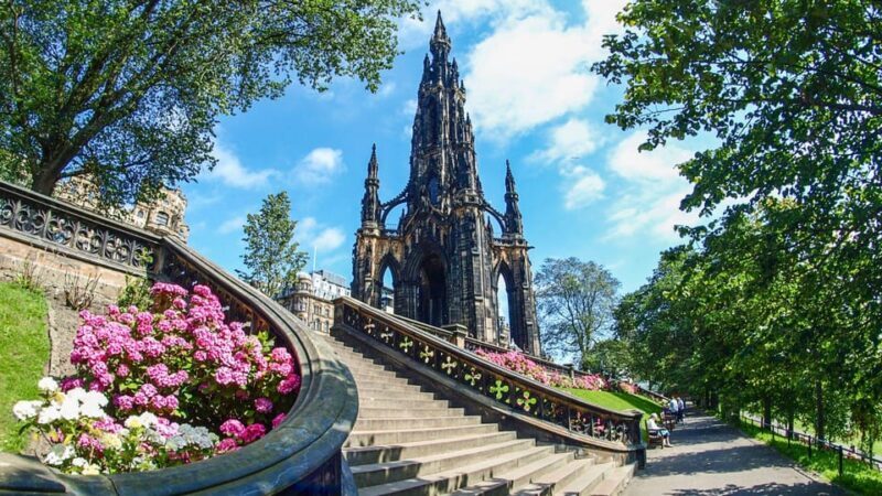 Best of Edinburgh: Private Walking Tour with a Local - An Introduction to the Private Edinburgh Experience