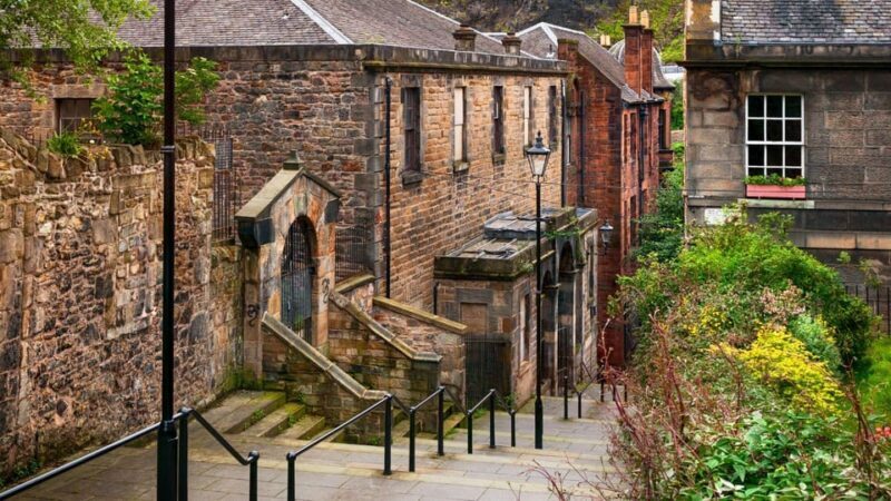 Best of Edinburgh: Private Walking Tour with a Local - Price vs. Value