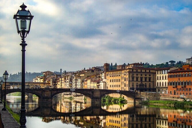 Best Of Florence: 2.5 hours Audio Guided Walking Tour with Host - Exploring Florence in 2.5 Hours