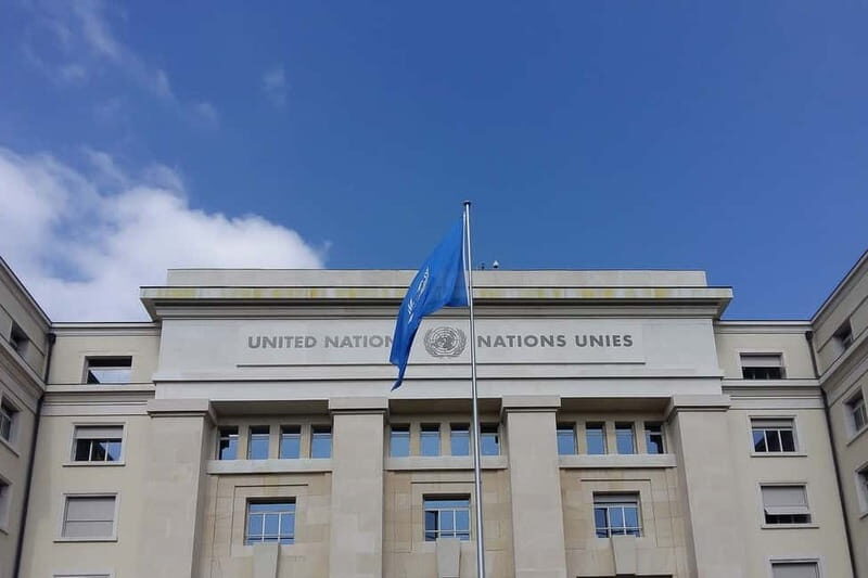 Best of Geneva City Tour: International Area and Old Town - Key Points