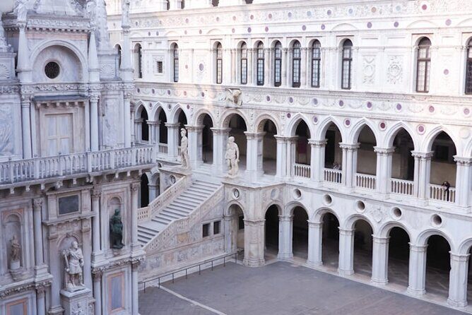 Best of Venice Private Tour: St. Mark's Doge Palace Gondola Ride - Why This Tour Works Well