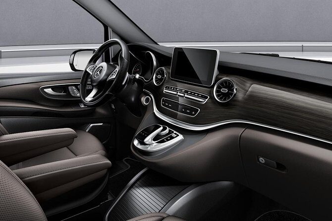 Best Private Airports Transfers - Luxury Minivan Service - What Sets This Service Apart?